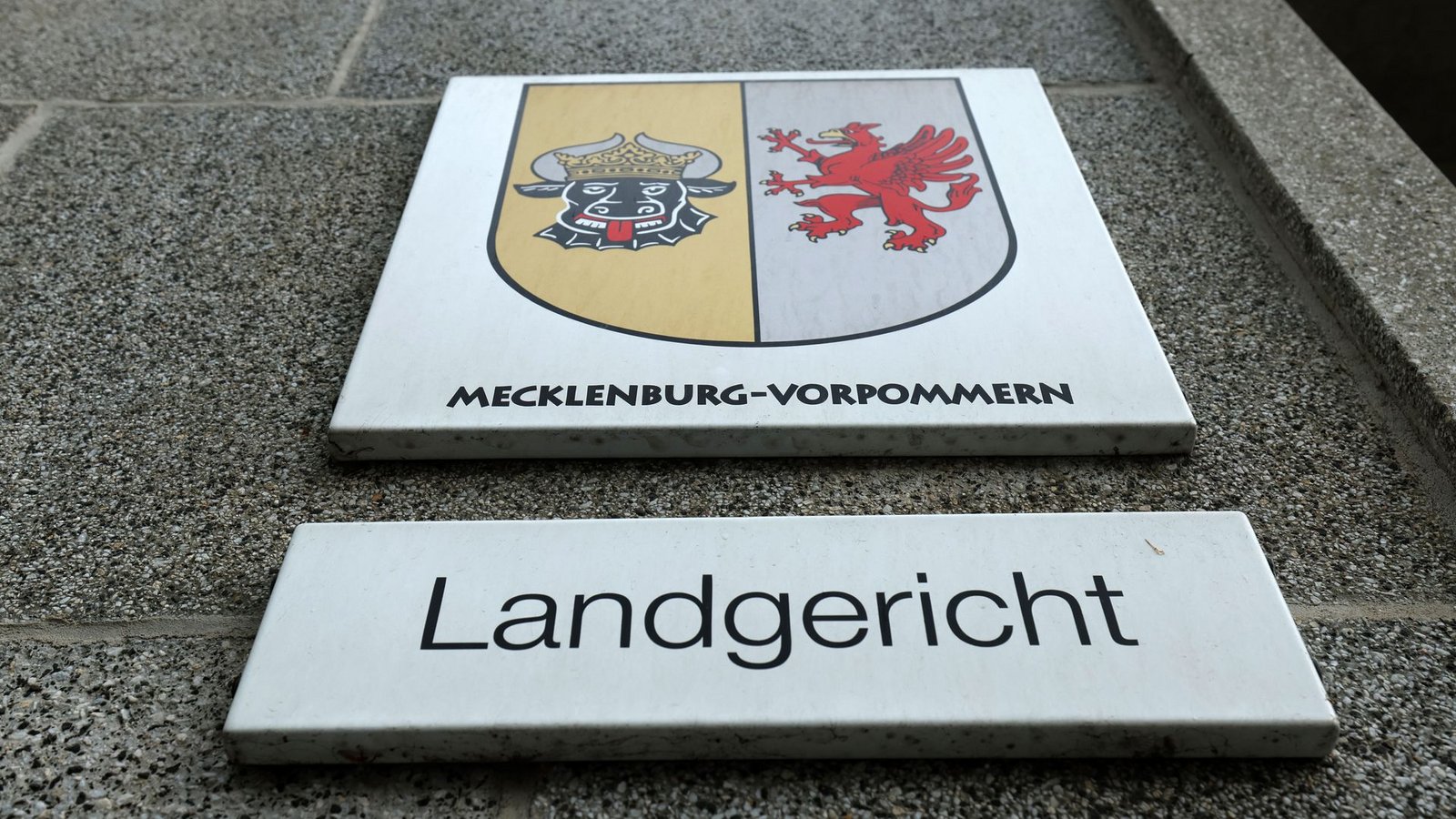 Am Landgericht Rostock soll Ende April der Mordprozess im Fall Fabian beginnen. (Archivbild)Foto: Bernd Wüstneck/dpa