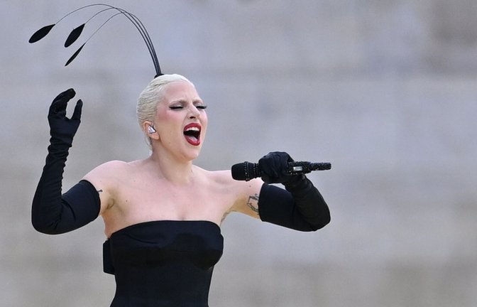 Lady Gaga ist bekannt für ihre ausgefallenen Bühnenoutfits. (Archivfoto)<span class='image-autor'>Foto: dpa/Sina Schuldt</span>