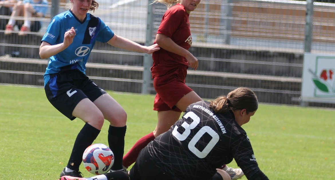 Fussball, Frauen, SV Horrheim, Lea Schmid (rot), Foto: Dittrich