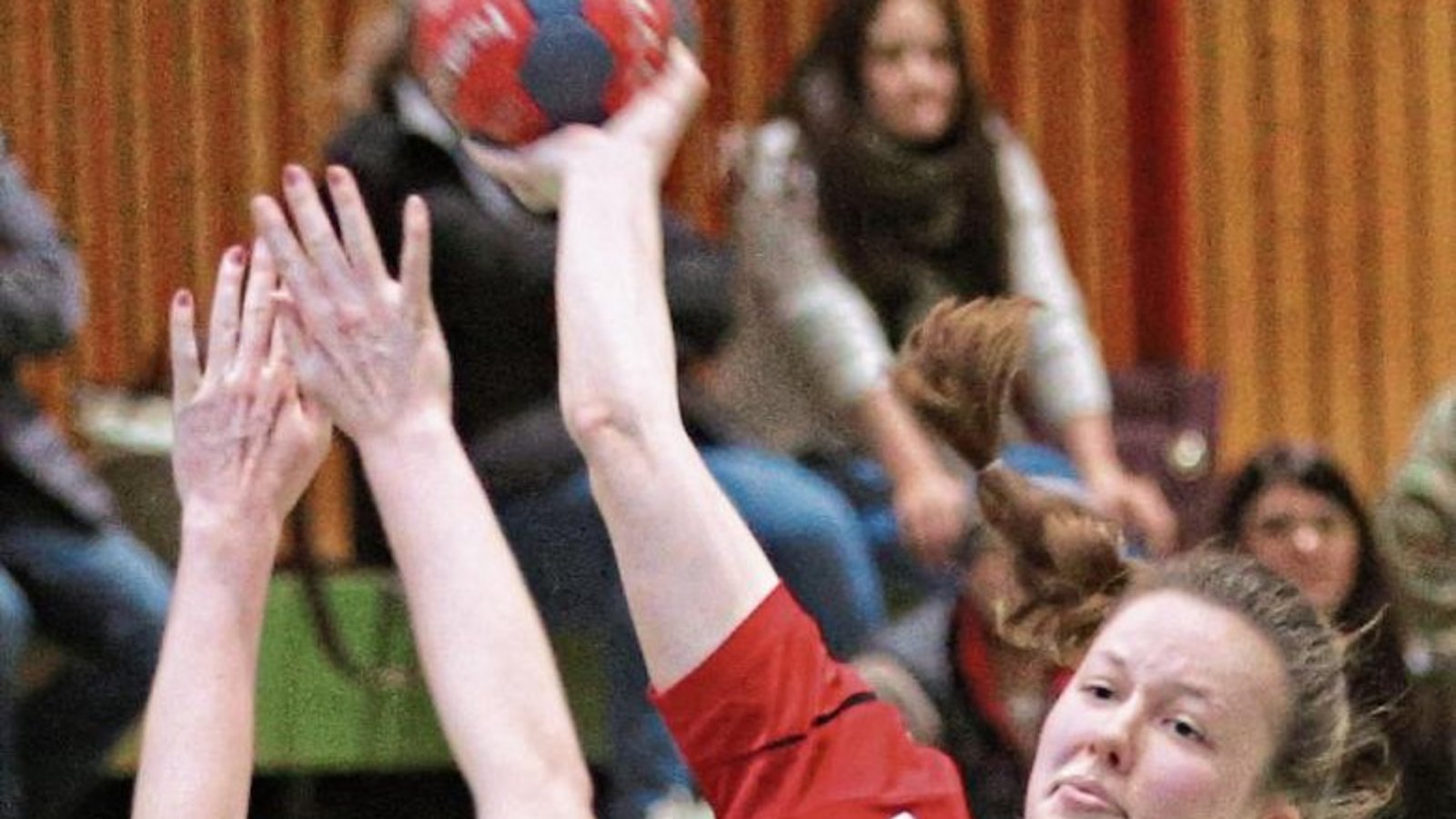 Sarah Bajer steht dem HC Metter-Enz nicht mehr zur Verfügung. Die Rückraumspielerin nimmt sich im Sommersemester eine Auszeit, um die Welt zu bereisen. Foto: Küppers Sarah Bajer steht dem HC Metter-Enz nicht mehr zur Verfügung. Die Rückraumspielerin nimmt sich im Sommersemester eine Auszeit, um die Welt zu bereisen. Foto: Küppers