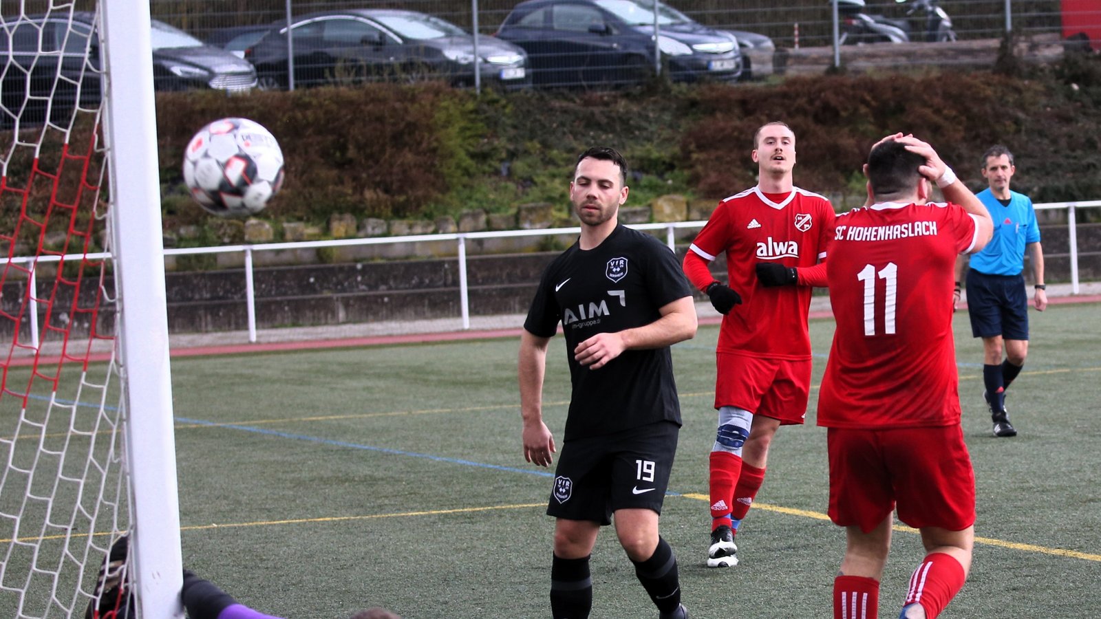 Hat Hohenhaslach/Freudental zum Saisonauftakt mehr Glück als bei Dani da Silvas Pfosten-Kopfball gegen Sersheim im Frühjahr? Foto: Küppers