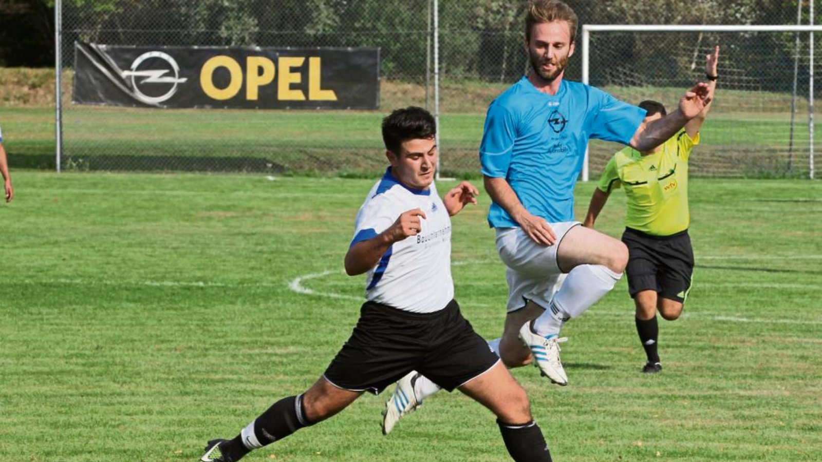 Häfnerhaslachs Neuer, Christian Schaaf (rechts), zog im defensiven Mittelfeld geschickt die Fäden. Foto: Nachreiner Häfnerhaslachs Neuer, Christian Schaaf (rechts), zog im defensiven Mittelfeld geschickt die Fäden. Foto: Nachreiner