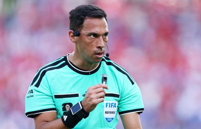 Schiedsrichter Facundo Tello leitet das Viertelfinale Frankreich gegen Marokko bei der Fußball-WM 2026.<span class='image-autor'>FRANCOIS NEL/AFP</span>