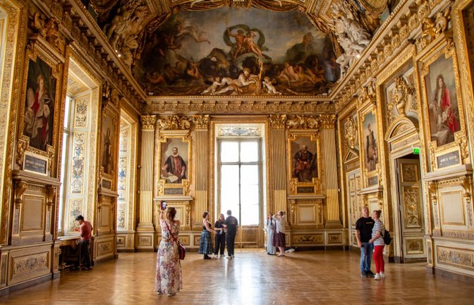 Inzwischen leergeräumt: die Galerie Apollon im Louvre in Paris. Hier fand am 19. Oktober 2025 der spektakuläre Einbruch statt.<span class='image-autor'>CELINE BONNARDE/BESTIMAGE/actionpress</span>