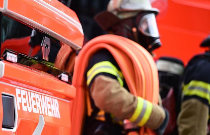 Die Feuerwehr rückte am Samstagmittag zu einem Einsatz im Kirchheimer Stadtteil Nabern aus (Symbolfoto).<span class='image-autor'>Bernd Weißbrod/dpa</span>
