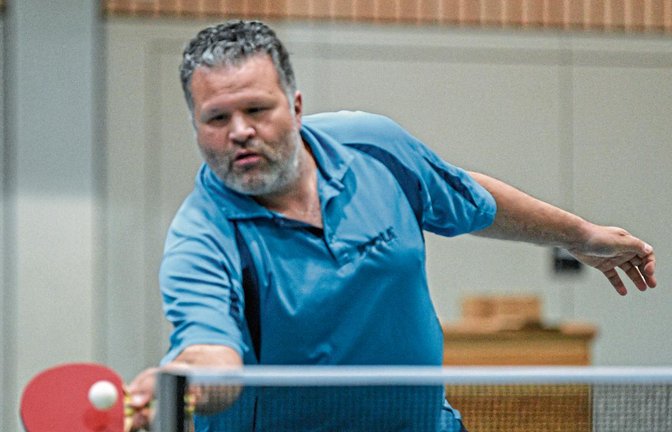 Harry Weinschenk macht letztlich den Sack zum 9:3-Sieg des TSV Kleinglattbach gegen den TSV Heimsheim zu. Foto: Leitner