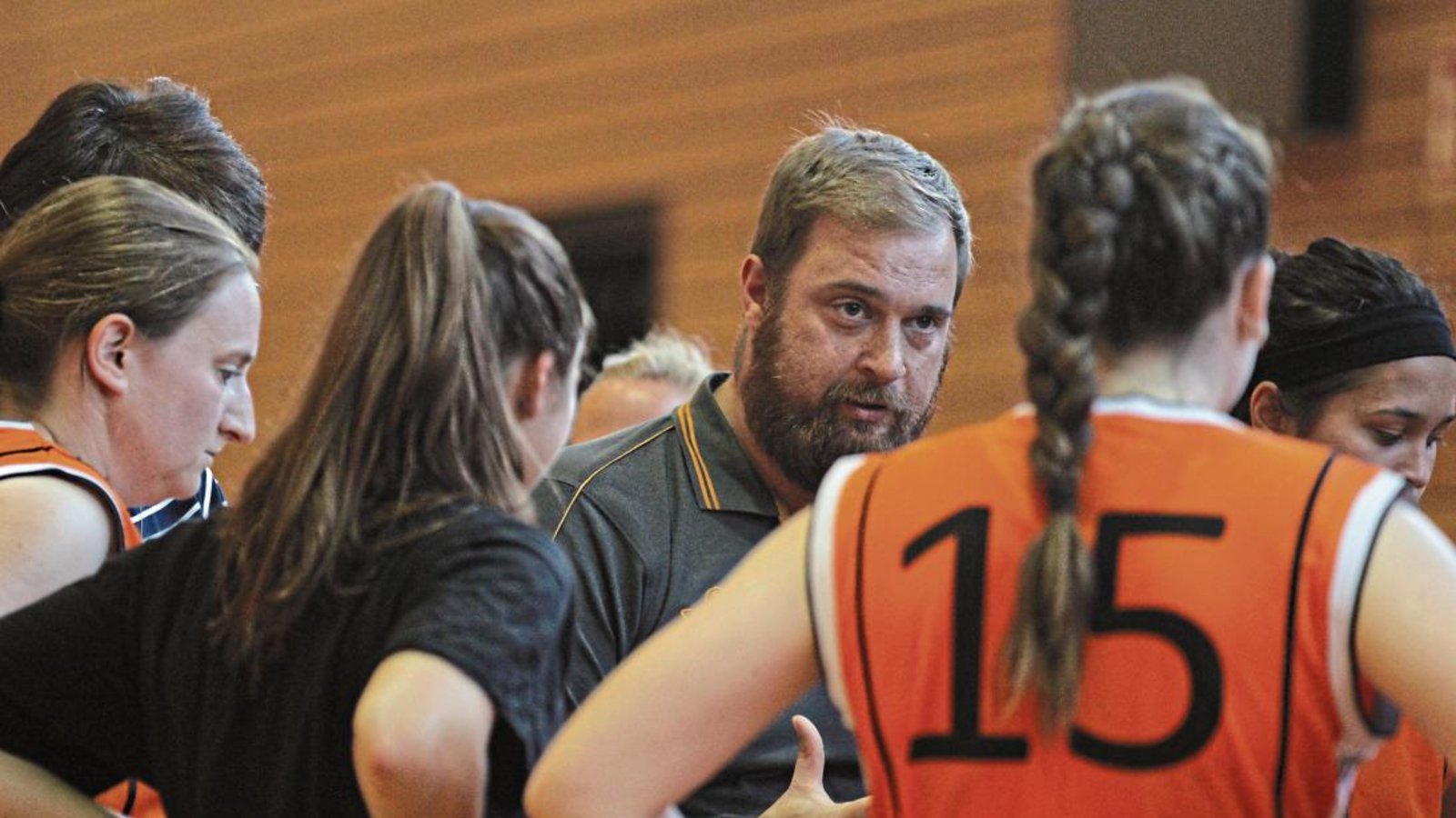 Marco Alperstedt hat bis zuletzt die Frauenmannschaft der BSG gecoacht. Dabei kämpfte er mit chronischem Personalmangel. Foto: Nachreiner Marco Alperstedt hat bis zuletzt die Frauenmannschaft der BSG gecoacht. Dabei kämpfte er mit chronischem Personalmangel. Foto: Nachreiner
