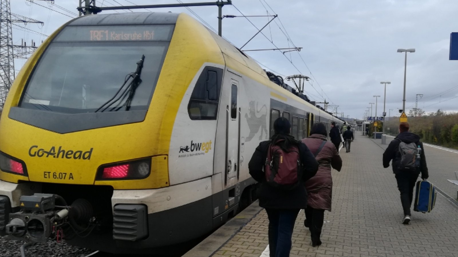 Streik Bahnstreik Warnstreik Deutsche Bahn Go-Ahead  Bahnhof Vaihinger Bahnhof Zug Bahnsteig Passagiere