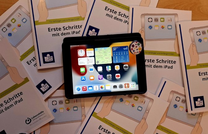Die Lebenshilfe Vaihingen-Mühlacker hat eine Broschüre in Leichter Sprache für Ipad-Nutzung herausgegeben. Foto: p