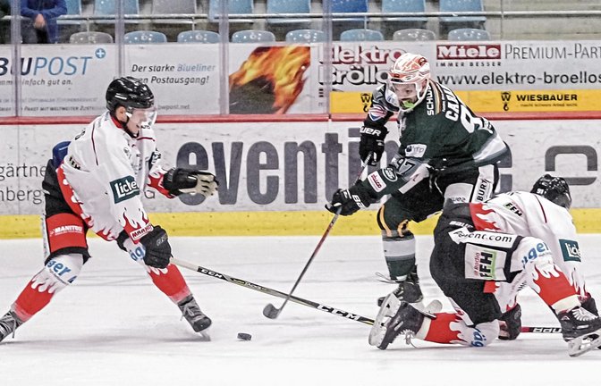 Eine der guten Nachrichten für die Steelers. Frederik Cabana (Mitte) ist wieder zurück im grün-weißen Trikot. Foto: Simecek