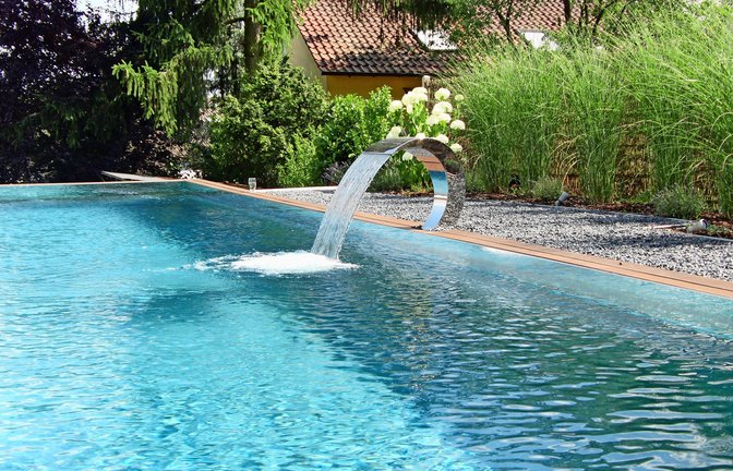 Biopools sind inzwischen sehr gefragt. Moderne Technik und Reinigungsroboter garantieren chlorfreies, kristallklares Wasser.<span class='image-autor'>Foto: Maute</span>
