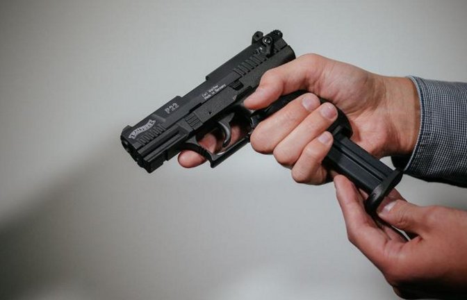 Geht es nach der Reform, braucht man für Schreckschusswaffen künftig eine Erlaubnis.<span class='image-autor'>Foto: dpa/Oliver Killig</span>