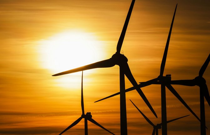 Die Stromerzeugung in Deutschland ist zuletzt klimafreundlicher, gleichzeitig sank der Börsenpreis.<span class='image-autor'>Foto: Frank Molter/dpa</span>