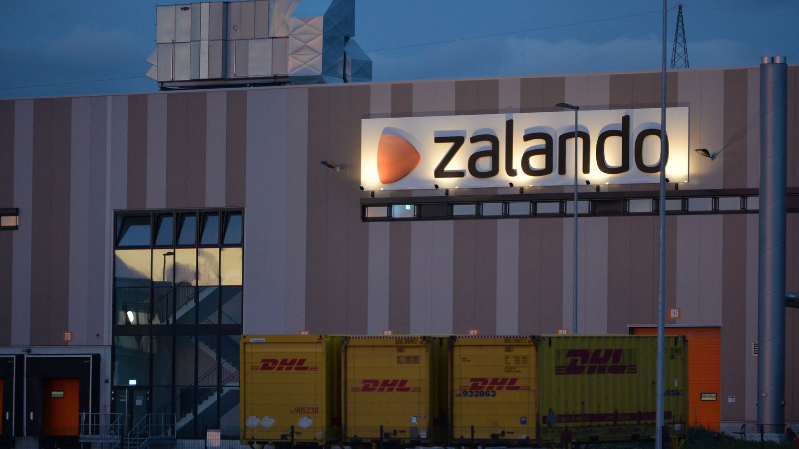 Online-Händler Zalando: konkrete Anhaltspunkte für Verstöße gegen Rechnungslegungsvorschriften. (Archivbild)Foto: Marc Tirl/dpa-Zentralbild/dpa