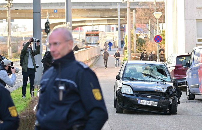 Die Ermittlungen nach der Todesfahrt in Mannheim dauern an.<span class='image-autor'>Foto: AFP/THOMAS LOHNES</span>