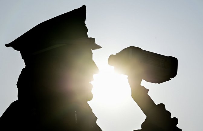 Mehr als 1000 Polizisten waren im vergangenen Jahr beim Blitzermarathon in Baden-Württemberg im Einsatz.<span class='image-autor'>Foto: dpa/Patrick Pleul</span>