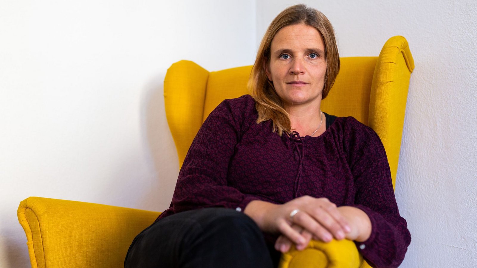 Sarah Pohl ist die Leiterin von Zebra Baden-Württemberg. Die Beratungsstelle in Freiburg unterstützt Menschen, die Fragen zu diversen Gruppierungen wie Sekten oder esoterischen Angeboten habenFoto: dpa/Philipp von Ditfurth Sarah Pohl ist die Leiterin von Zebra Baden-Württemberg. Die Beratungsstelle in Freiburg unterstützt Menschen, die Fragen zu diversen Gruppierungen wie Sekten oder esoterischen Angeboten habenFoto: dpa/Philipp von Ditfurth