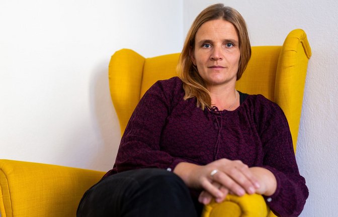 Sarah Pohl ist die Leiterin von Zebra Baden-Württemberg. Die Beratungsstelle in Freiburg unterstützt Menschen, die Fragen zu diversen Gruppierungen wie  Sekten oder esoterischen Angeboten haben<span class='image-autor'>Foto: dpa/Philipp von Ditfurth</span>