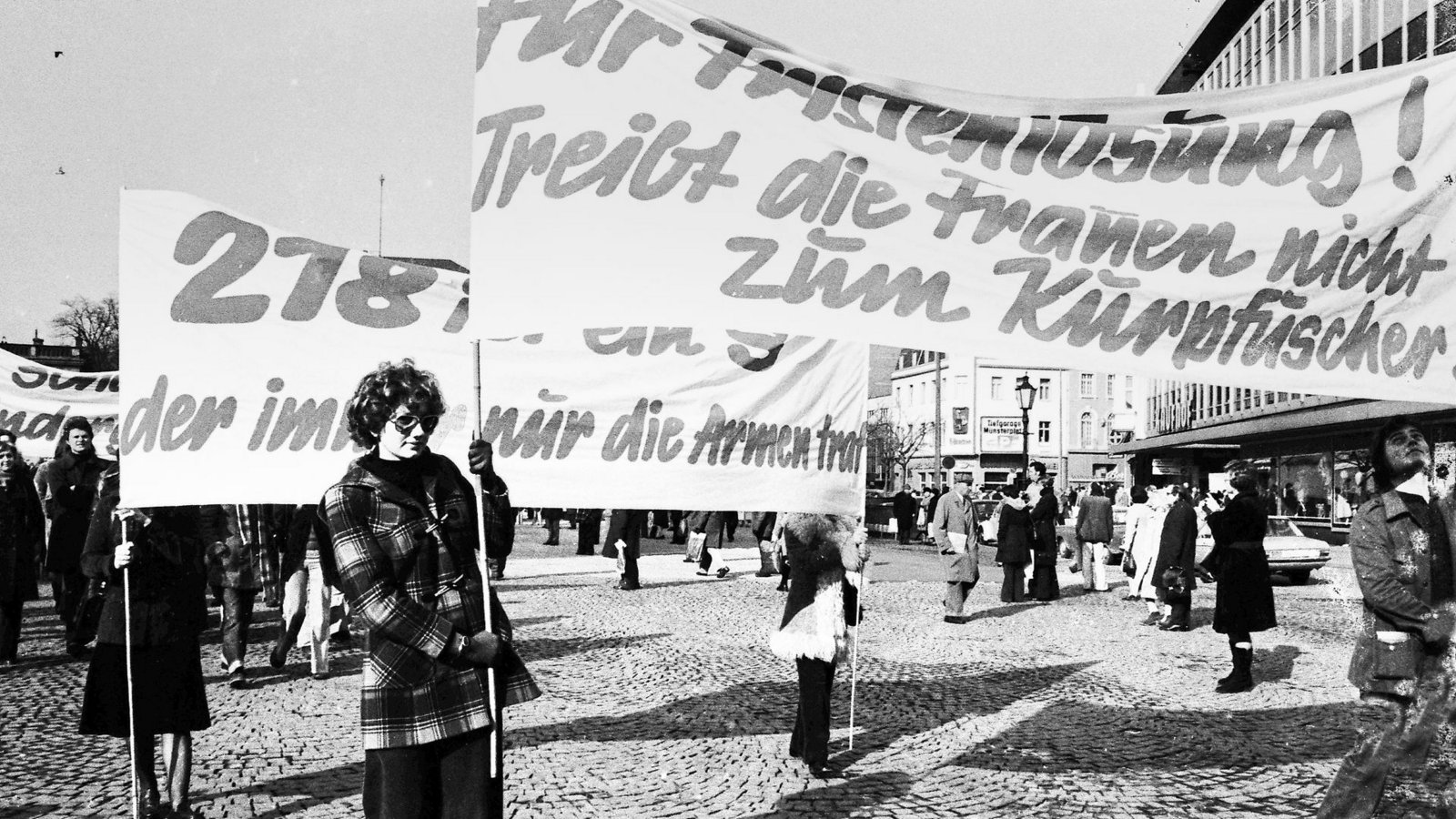 1975 sind die Frauen für das Recht auf Abtreibung auf die Straße gegangen. In manchen Ländern müssen sie das wieder.Foto: imago/Klaus Rose 1975 sind die Frauen für das Recht auf Abtreibung auf die Straße gegangen. In manchen Ländern müssen sie das wieder.Foto: imago/Klaus Rose