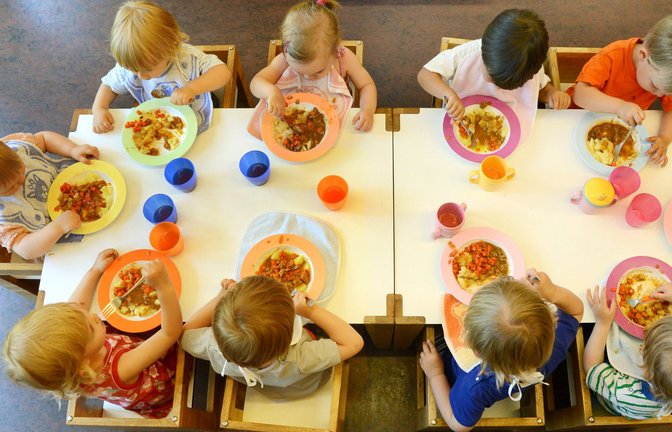 Die Julis sprechen sich für ein kostenloses Mittagessen an Kitas aus.<span class='image-autor'>Foto: dpa</span>