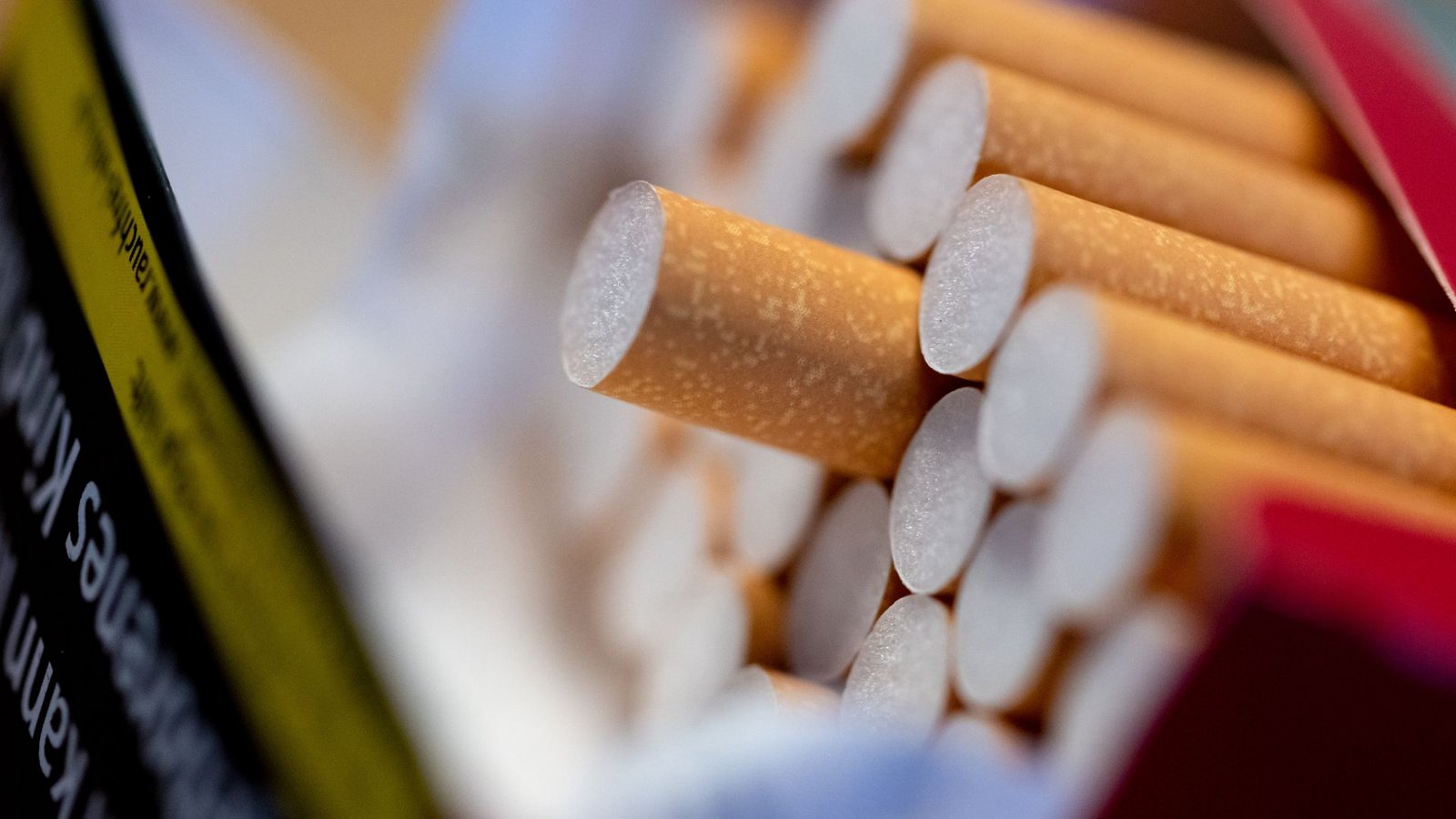 Streeck will die Mehreinnahmen aus der Tabaksteuer für das Gesundheitssystem nutzen. (Symbolbild)Foto: Sven Hoppe/dpa Streeck will die Mehreinnahmen aus der Tabaksteuer für das Gesundheitssystem nutzen. (Symbolbild)Foto: Sven Hoppe/dpa
