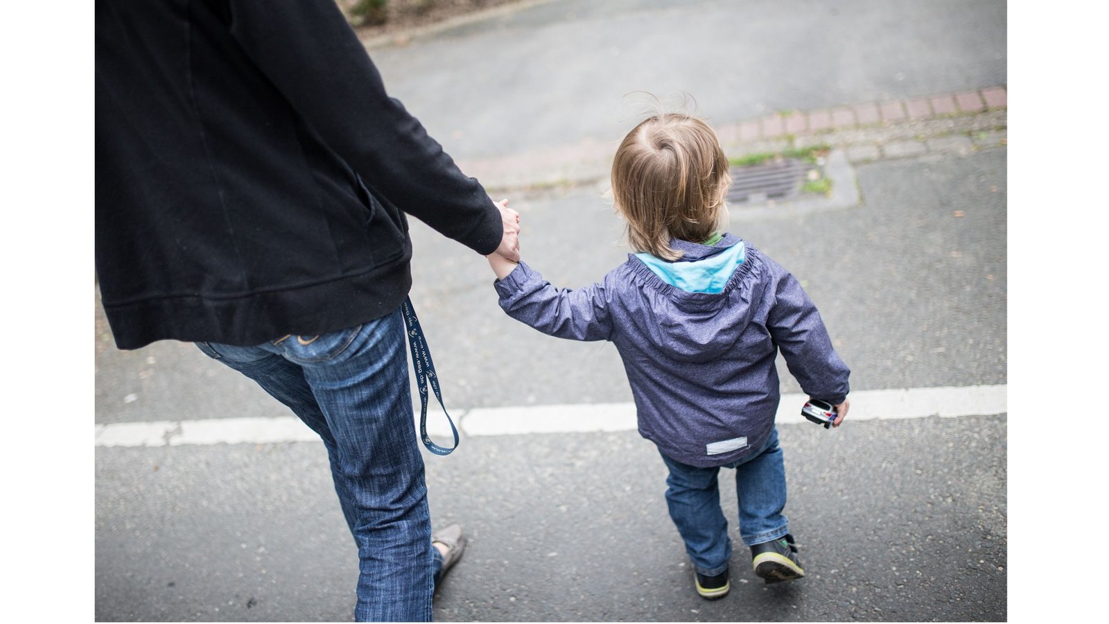 Rund 2,8 Millionen Kinder und Jugendliche wachsen in Deutschland in Armut aufFoto: picture alliance /dpa/Marcel Kusch Rund 2,8 Millionen Kinder und Jugendliche wachsen in Deutschland in Armut aufFoto: picture alliance /dpa/Marcel Kusch