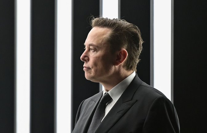 Elon Musk soll die 2018 zugesagten Aktien doch noch bekommen. (Archivbild)<span class='image-autor'>Foto: Patrick Pleul/dpa</span>