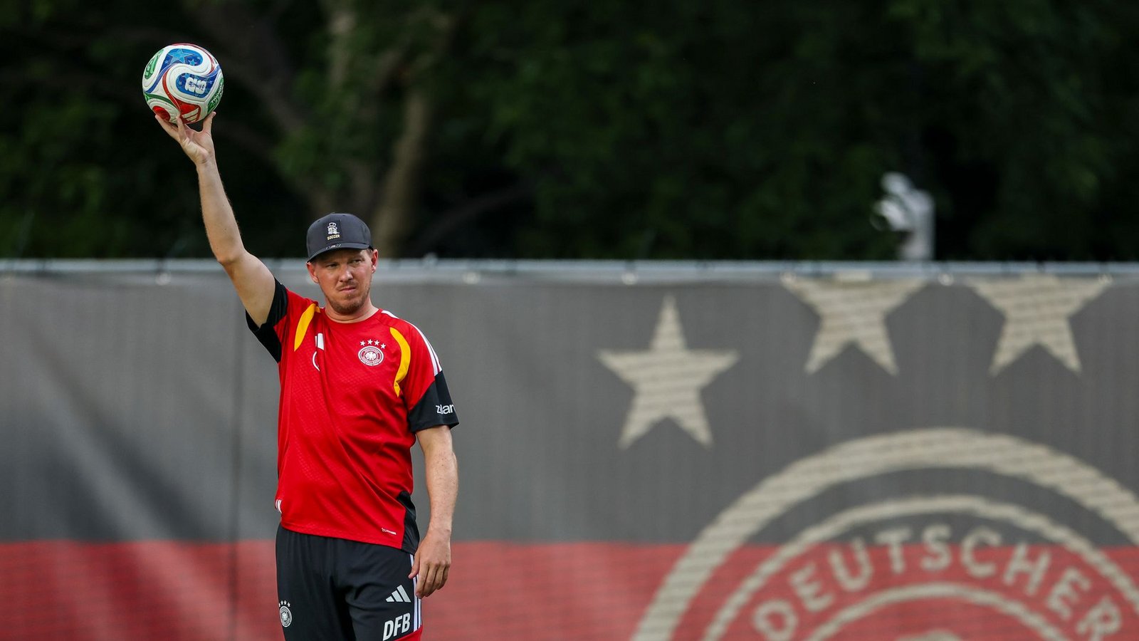 Bundestrainer Julian Nagelsmann trägt die Last der WM-Verantwortung.Foto: Jan Woitas/dpa Bundestrainer Julian Nagelsmann trägt die Last der WM-Verantwortung.Foto: Jan Woitas/dpa