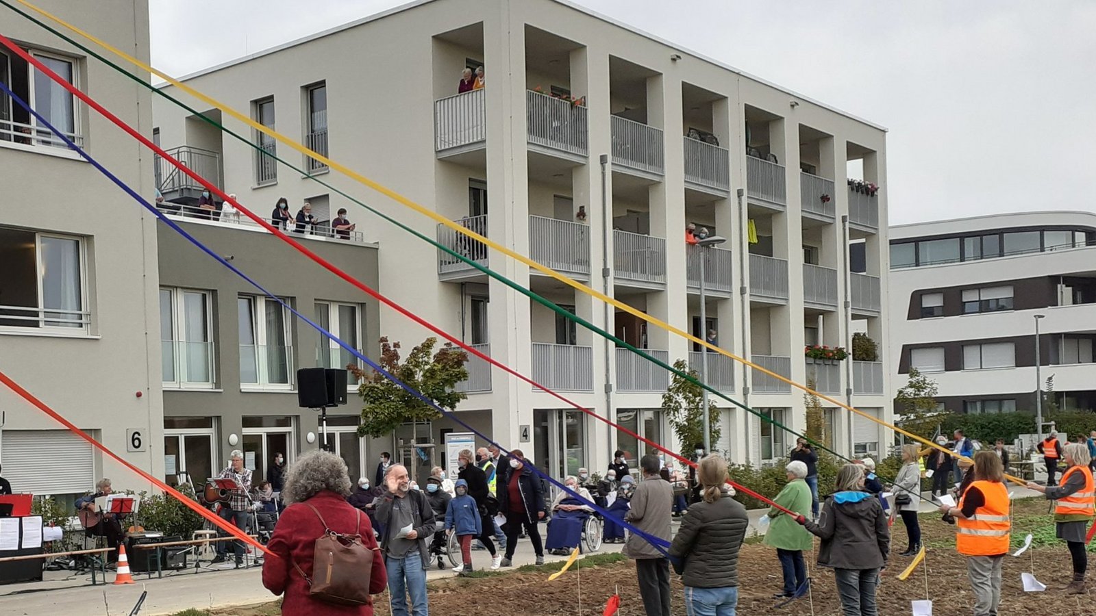 Die Aktion Miteinander am Pflegeheim Sonnenfeld im Pandemiejahr 2020.  Foto: Glemser