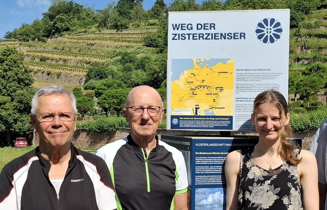 Jürgen Wörsinger und Wolfgang Frommer mit Frauke Schütz und Martin Ehlers von Cisterscapes Maulbronn/Stromberg (von links). <span class='image-autor'>Foto: Weimper</span>