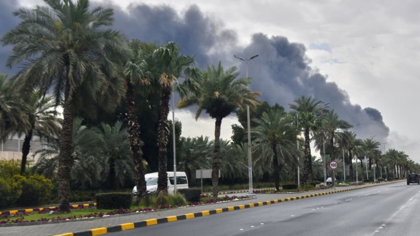 Die Streitkräfte in Kuwait wehrten nach eigenen Angaben erneut Raketen und Drohnen aus dem Iran ab. Dieser reagierte auf die Bombardements der USA mit Gegenangriffen.Uncredited/AP/dpa