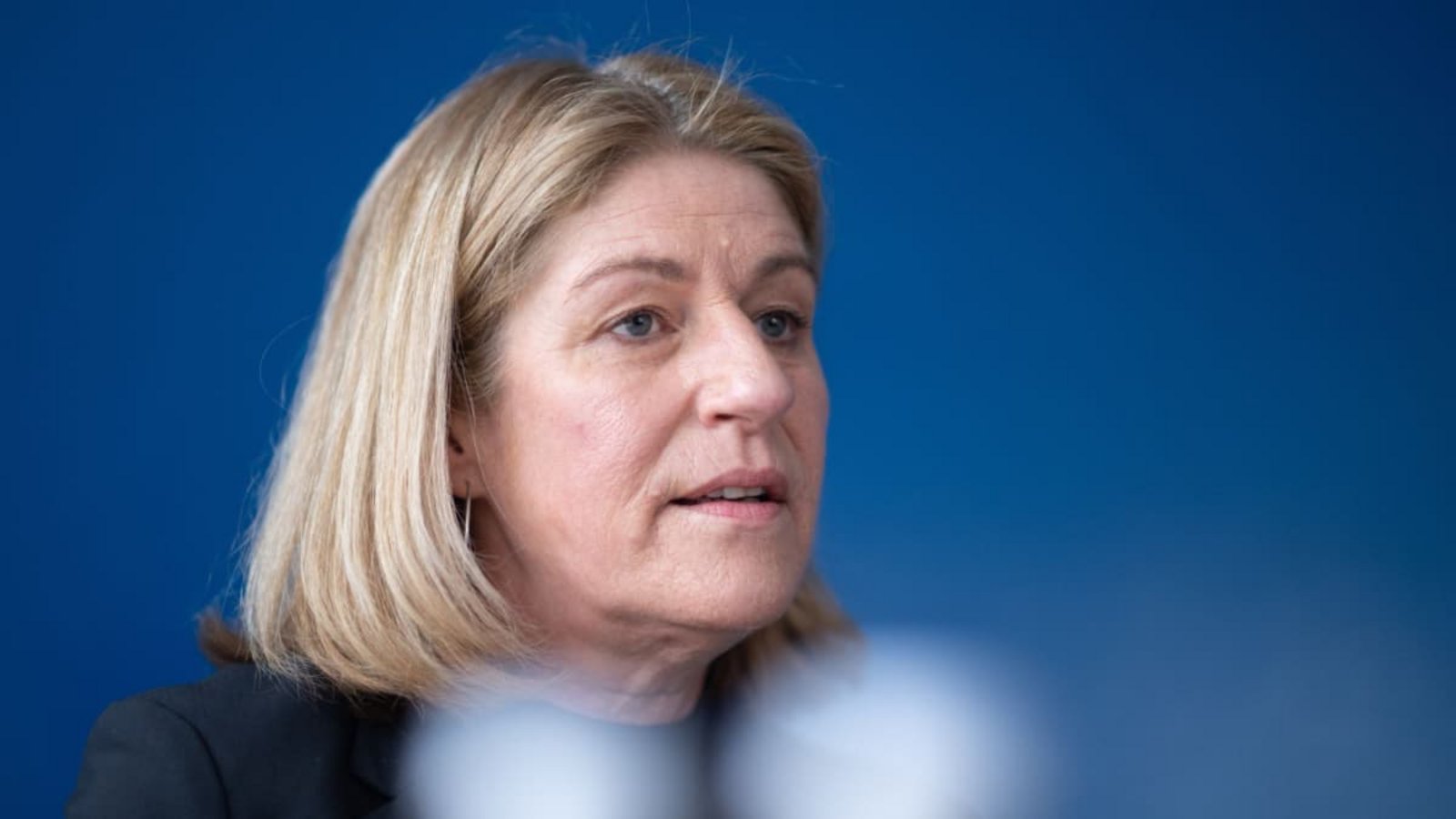 IG-Metall-Bezirksleiterin Barbara Resch sieht in der Analyse zwischen Gewerkschaften und Arbeitgebern „in nicht wenigen Punkten einen Konsens“.Marijan Murat/dpa IG-Metall-Bezirksleiterin Barbara Resch sieht in der Analyse zwischen Gewerkschaften und Arbeitgebern „in nicht wenigen Punkten einen Konsens“.Marijan Murat/dpa