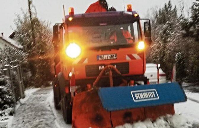 Pünktlich zum meteorologischen Winterbeginn kommt der Schnee.  Foto: Arning