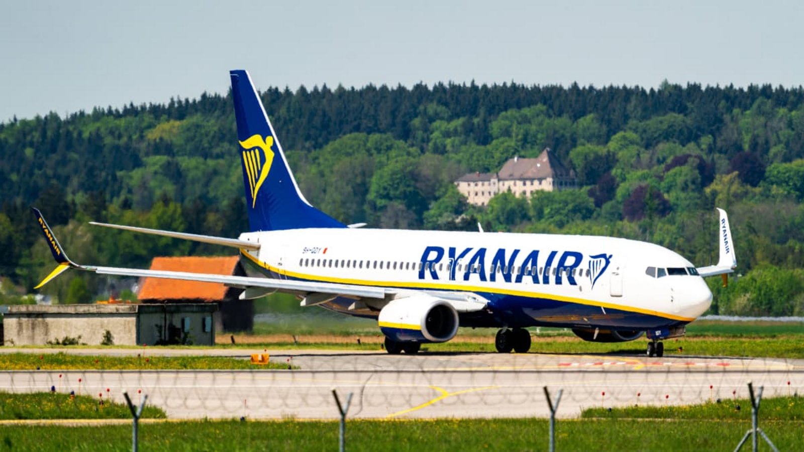 Eine Ryanair-Maschine auf dem Flughafen Memmingen (Archivbild vom 2. Mai 2026).Imago/Bihlmayerfotografie