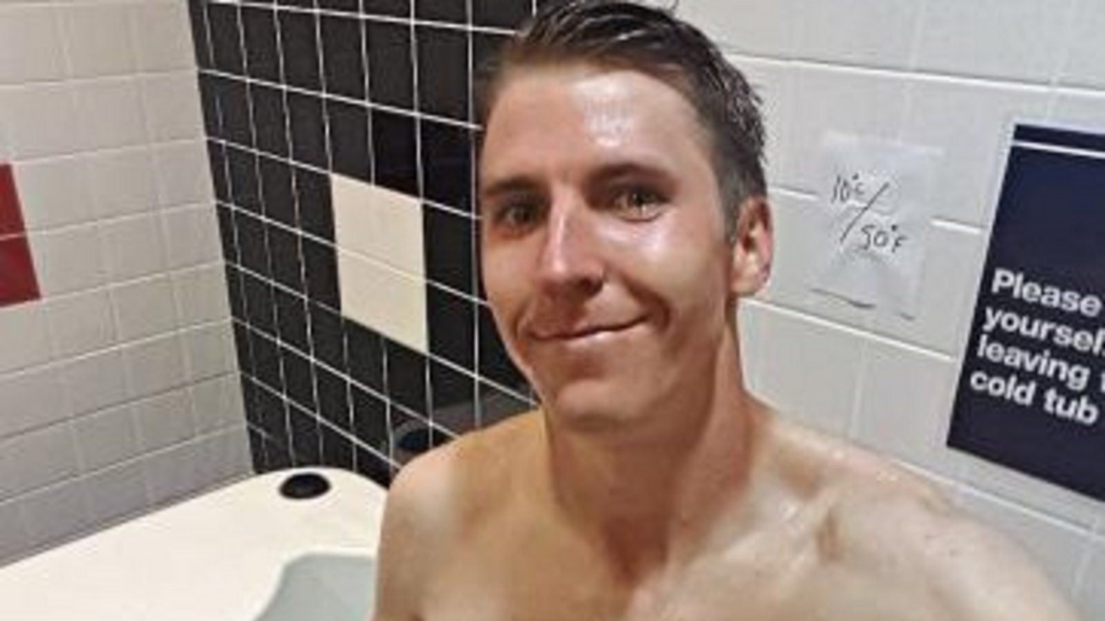 Stebe zeigt sich bei Facebook mit einem Selfie aus dem auf zehn Grad gekühlten Erholungsbad.