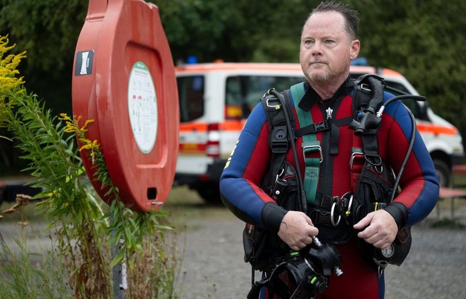 Achim Maier ist mit 57 Jahren der dienstälteste Rettungstaucher der DLRG im Kreis Ludwigsburg.<span class='image-autor'>Marijan Murat/dpa</span>