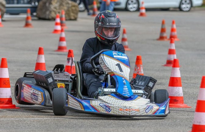 Hochkonzentriert im Parcours: Niklas Klumpp vom RTC Fellbach<span class='image-autor'>Günter Schmid</span>