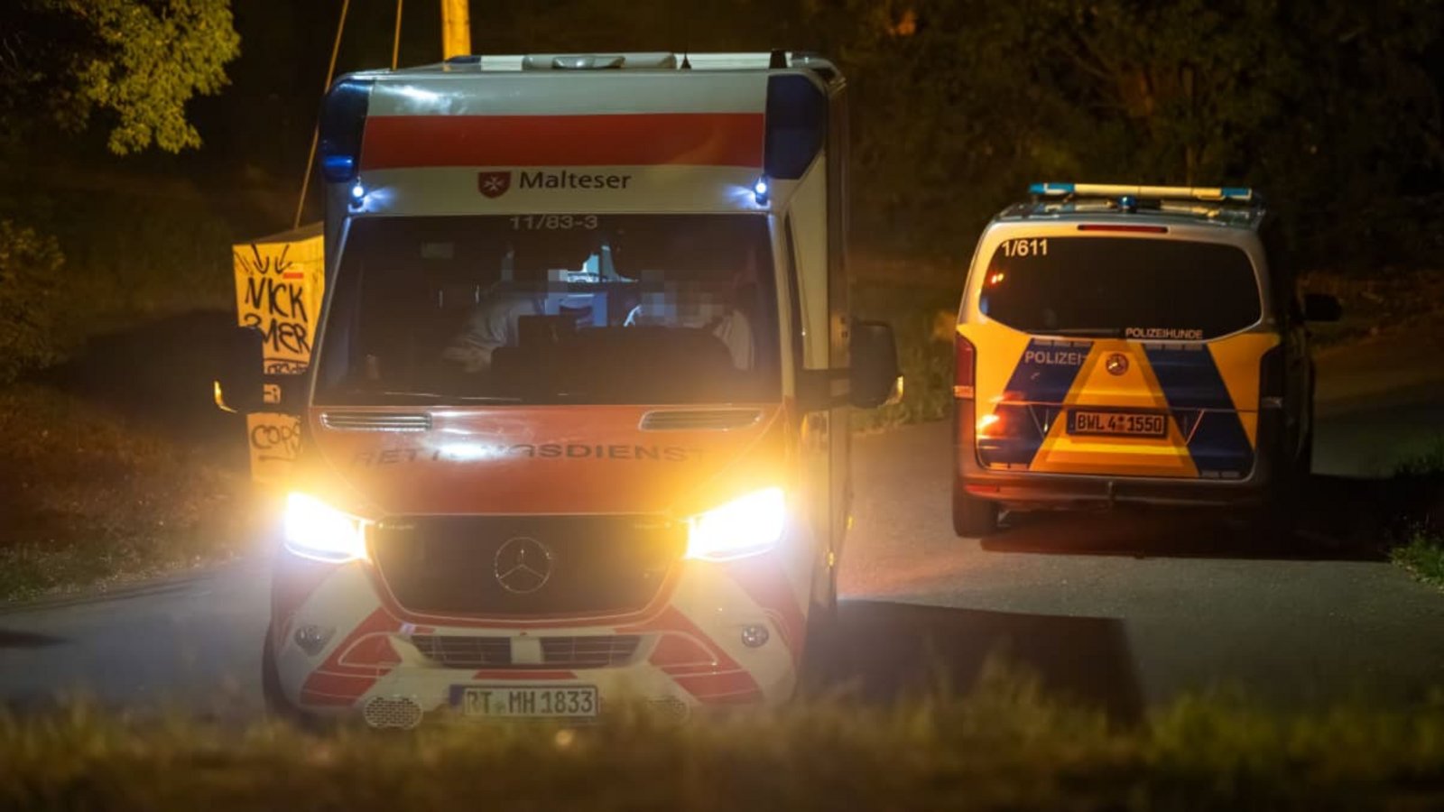 In der Nacht zum Donnerstag wurden Polizei und Rettungskräfte zu einem Vorfall in der Sickenhäuser Straße in Reutlingen gerufen. Ein 40-Jähriger steht im Verdacht, seine Ex-Partnerin und einen Nachbarn  mit einem Messer angegriffen zu haben.Dimitri Drofitsch
