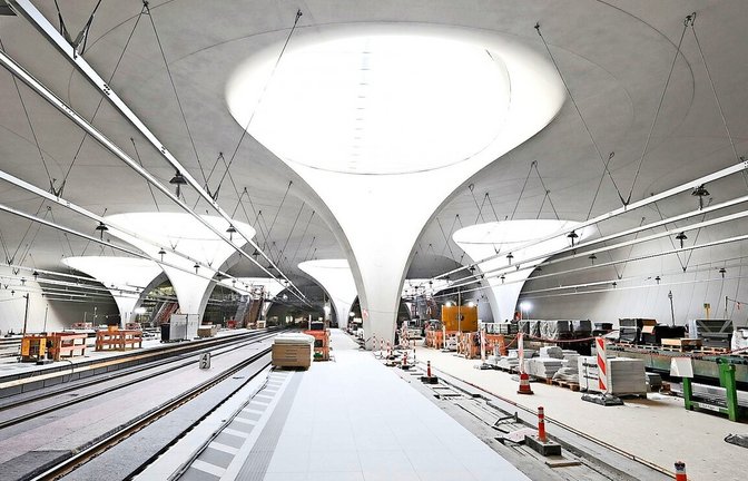 Die Bahnhofhalle von Stuttgart 21 im Rohbau: wie viele Züge können pro Stunde hier durchgeschleust werden? Das ist einmal mehr Gegenstand einer Debatte.<span class='image-autor'>Foto: dpa</span>