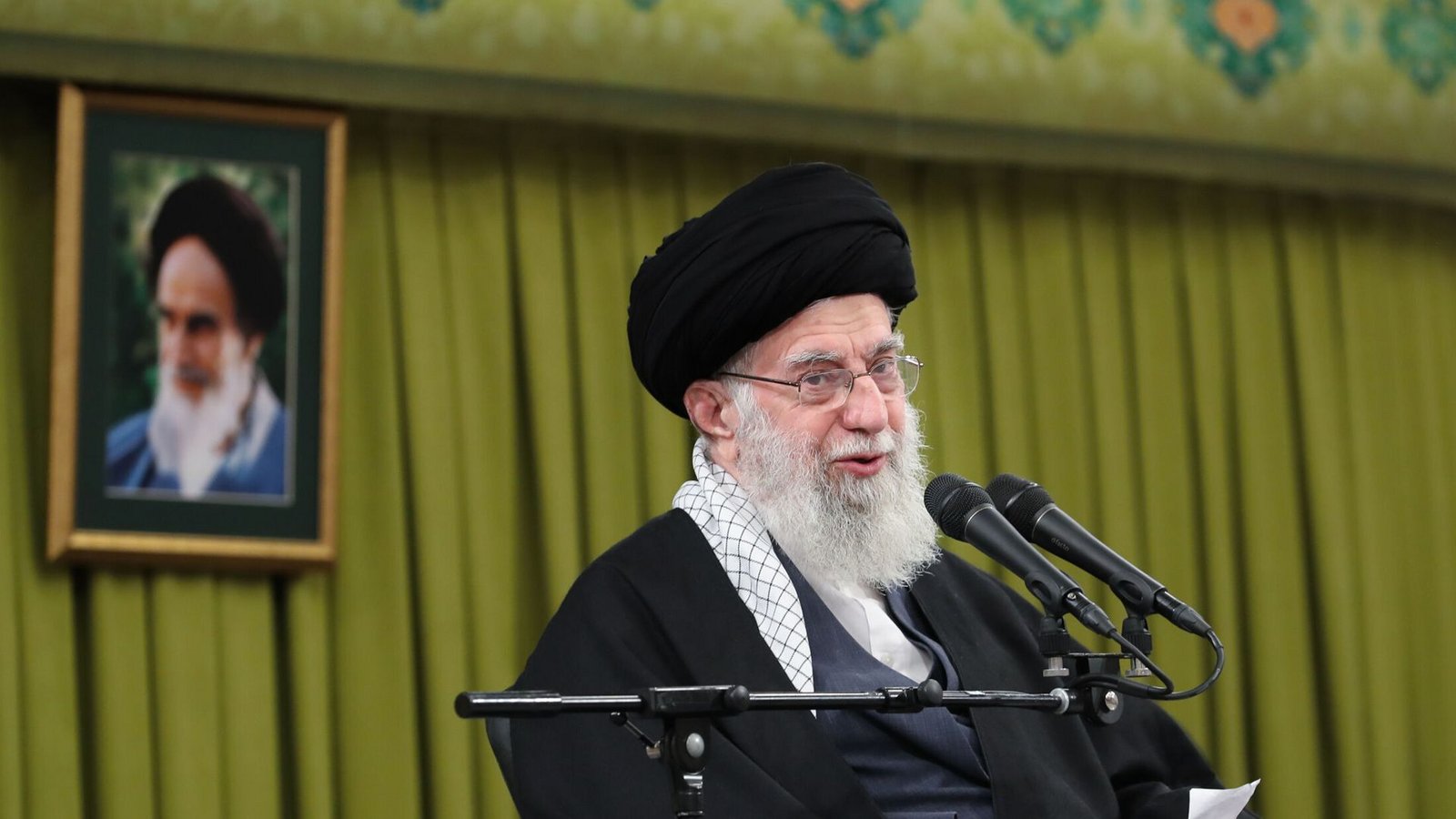Der gesperrte X-Account veröffentlichte hebräische Kommentare im Namen von Ali Chamenei. (Archivbild)Foto: dpa/Iranian Supreme Leader's Office Der gesperrte X-Account veröffentlichte hebräische Kommentare im Namen von Ali Chamenei. (Archivbild)Foto: dpa/Iranian Supreme Leader's Office