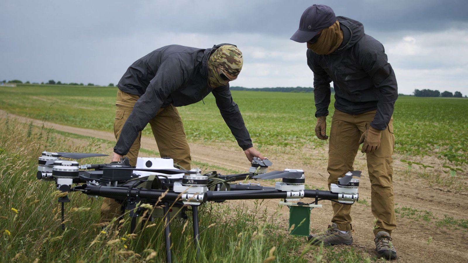 Der Einsatz von Drohnen hat den Krieg in der Ukraine verändert. Nun muss auch die Nato auf diese Entwicklung reagieren.Foto: Efrem Lukatsky/AP/dpa Der Einsatz von Drohnen hat den Krieg in der Ukraine verändert. Nun muss auch die Nato auf diese Entwicklung reagieren.Foto: Efrem Lukatsky/AP/dpa