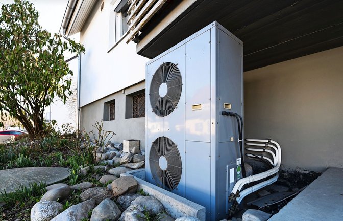 Wird der Einbau von solchen Wärmepumpen in Zukunft noch gefördert? Die neuen Debatten lassen daran zweifeln.<span class='image-autor'>Foto: picture alliance/dpa/Silas Stein</span>