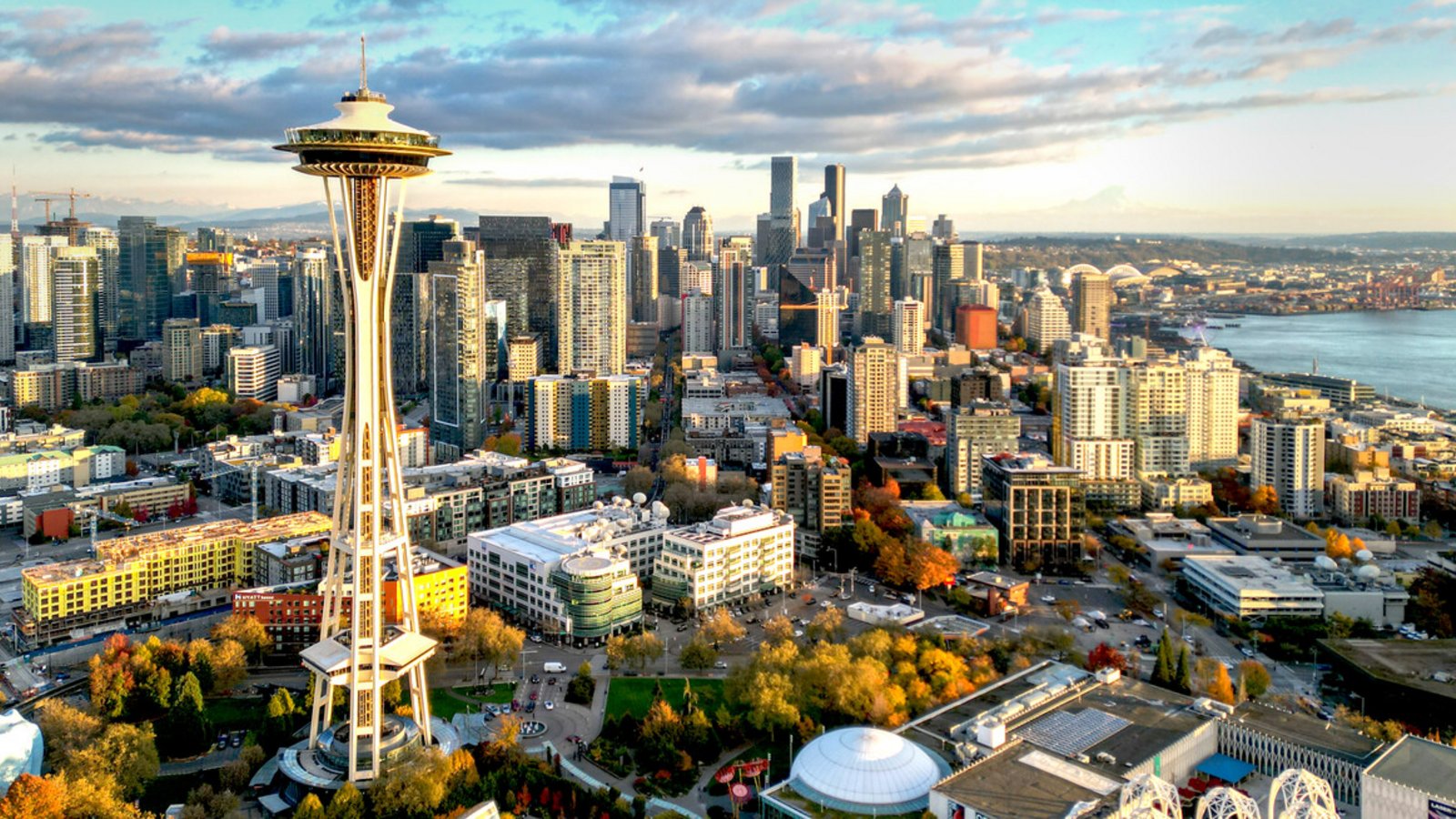 Ufo auf drei Beinen: 2017 wurde die Space Needle für 100 Millionen Dollar renoviert.Foto: Visit Seattle/Rachael Jones Ufo auf drei Beinen: 2017 wurde die Space Needle für 100 Millionen Dollar renoviert.Foto: Visit Seattle/Rachael Jones