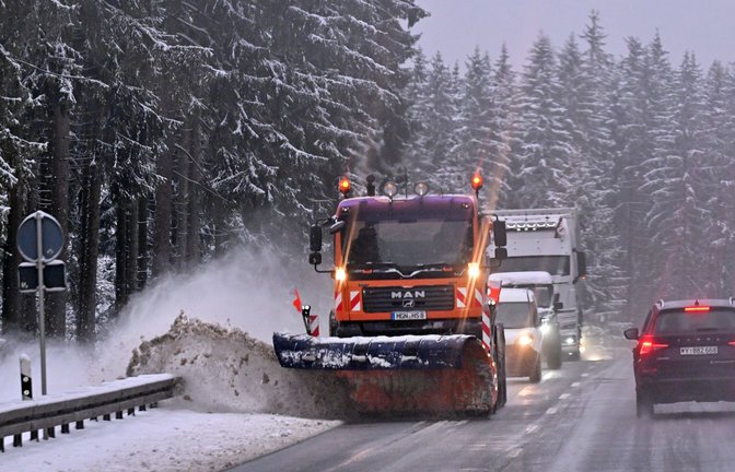 Ab 400 Meter könnte der Schnee liegen bleiben.<span class='image-autor'>Foto: dpa/Martin Schutt</span>