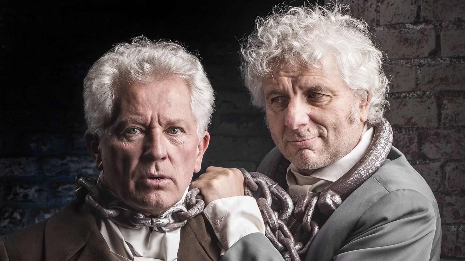 Miroslav Nemec und Udo Wachtveitl spielen den Geizhals Ebenezer Scrooge und die Geister der Weihnacht.Foto: Stefan Nimmesgern