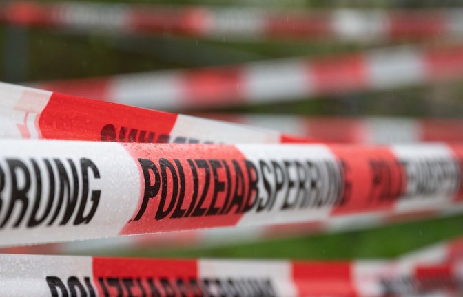 Die Unfallfahrzeuge mussten abgeschleppt werden. (Symbolbild)<span class='image-autor'>Foto: dpa/Sebastian Kahnert</span>