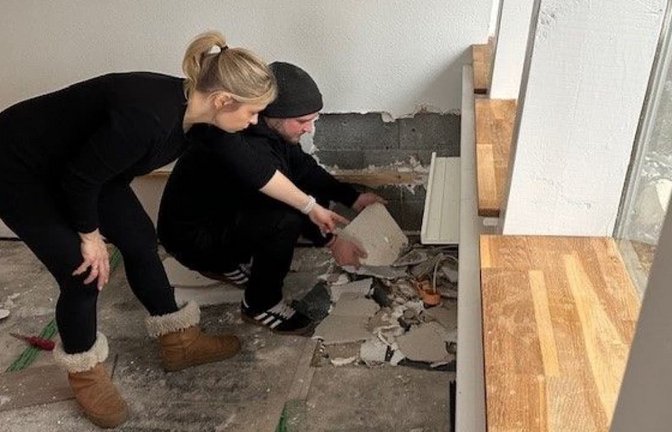 Laura Pippig und Roman Raffler wollten die Einliegerwohnung eigentlich vermieten – doch der Zustand lässt das bis heute nicht zu.<span class='image-autor'>Jürgen Bock</span>
