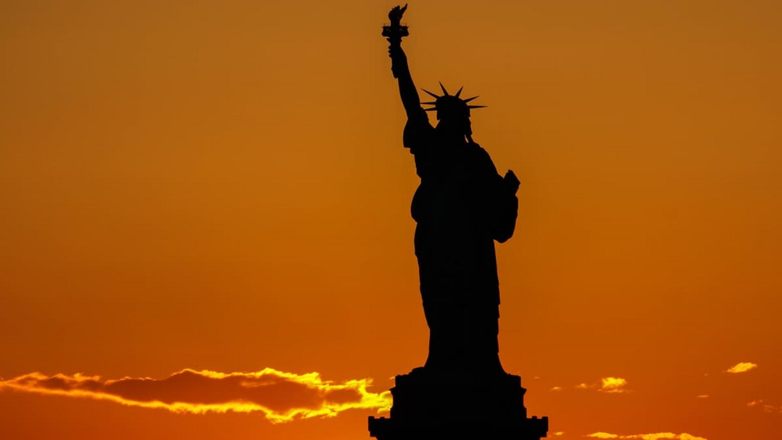 Die Freiheitsstatue vor New York: Bis heute gilt sie als Symbol für Freiheit, in den 1930er Jahren hatte sie für viele Flüchtlinge aus Europa existenzielle Bedeutung.IMAGO/Steinsiek.ch