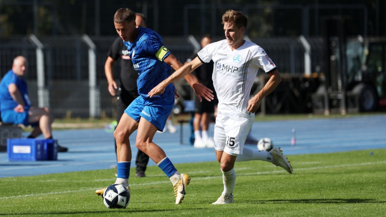 Die Erfahrung von Nico Blank (re.) wird auch gegen Kickers Offenbach gefragt sein.JULIA RAHN Die Erfahrung von Nico Blank (re.) wird auch gegen Kickers Offenbach gefragt sein.JULIA RAHN