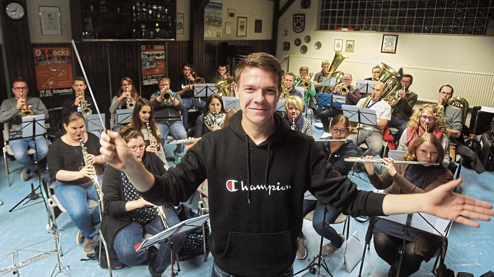 Schwingt beim Musikverein Ochsenbach den Taktstock: Felix Borkhardt. Foto: Kuhnle Schwingt beim Musikverein Ochsenbach den Taktstock: Felix Borkhardt. Foto: Kuhnle